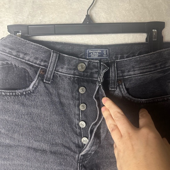 Abercrombie high rise 4” short - Picture 4 of 6